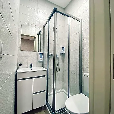 Family Hostel *